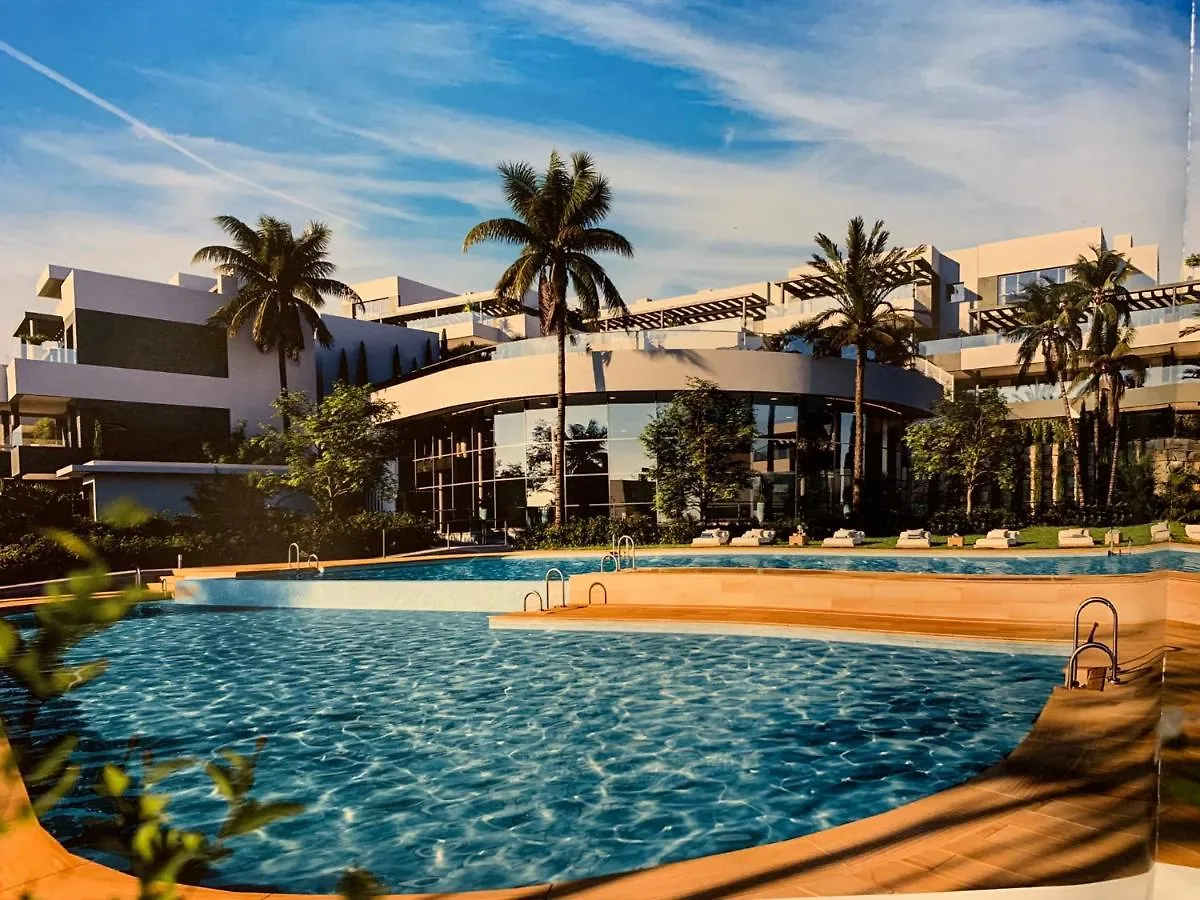 Casa Casu: Beachfront Apartment with Sea Views and Dual Pools Estepona