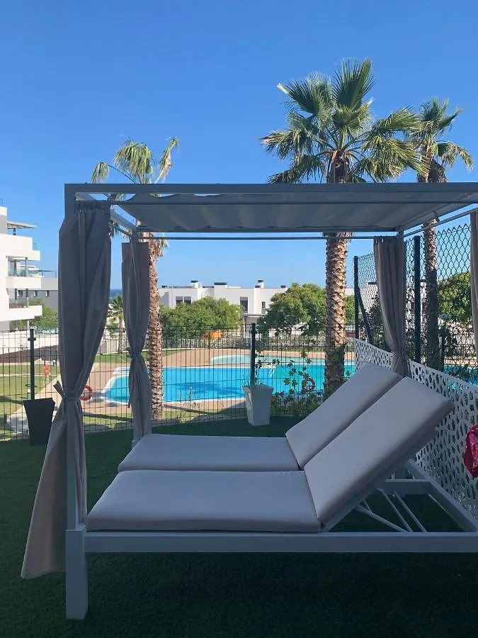 Casa Casu: Beachfront Apartment with Sea Views and Dual Pools Estepona