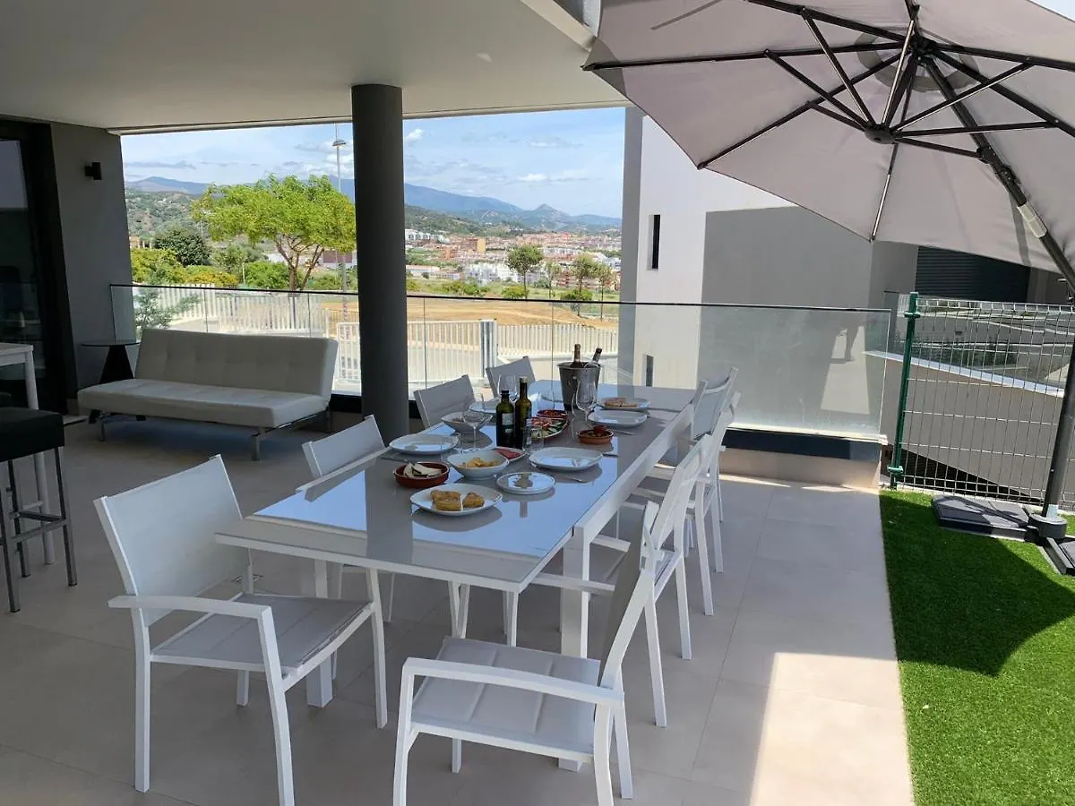 Casa Casu: Beachfront Apartment with Sea Views and Dual Pools Estepona