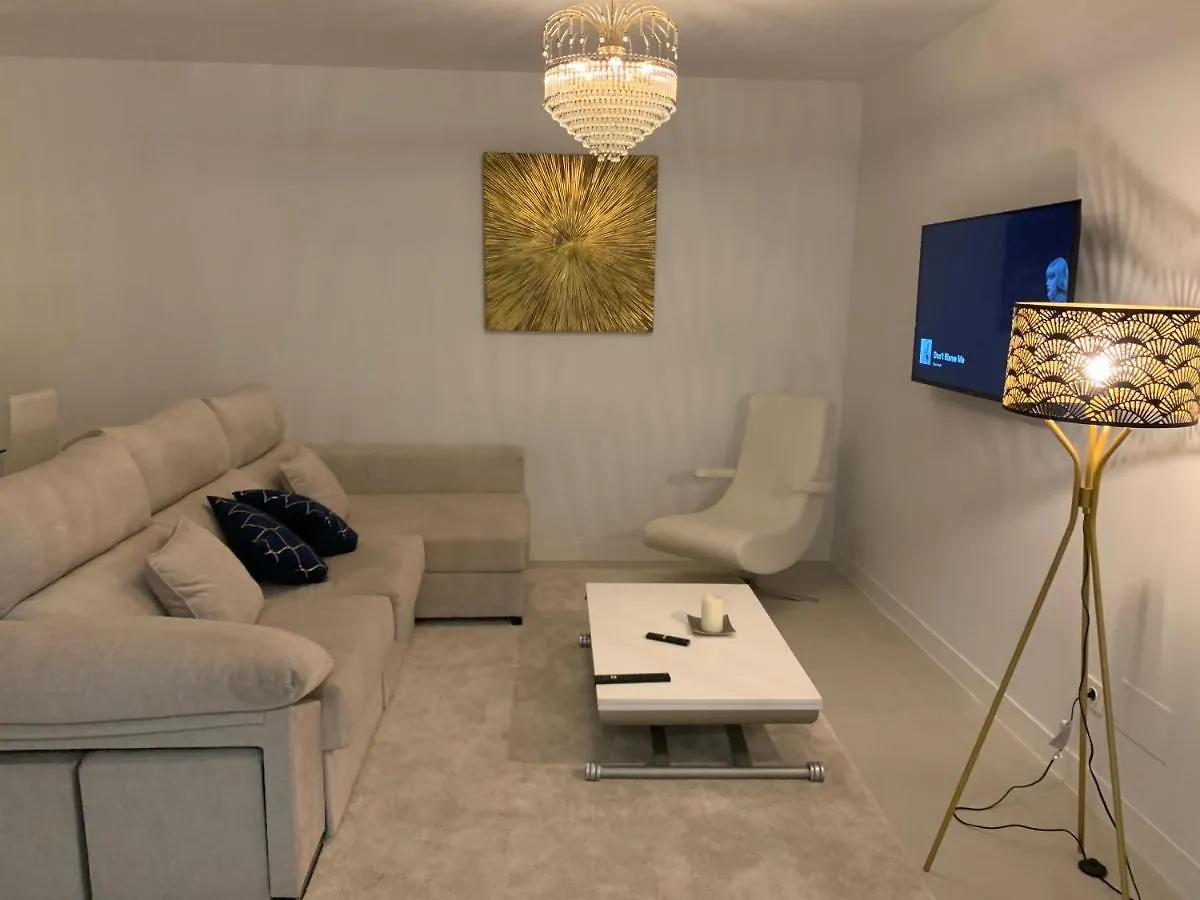 Casa Casu: Beachfront Apartment with Sea Views and Dual Pools Estepona