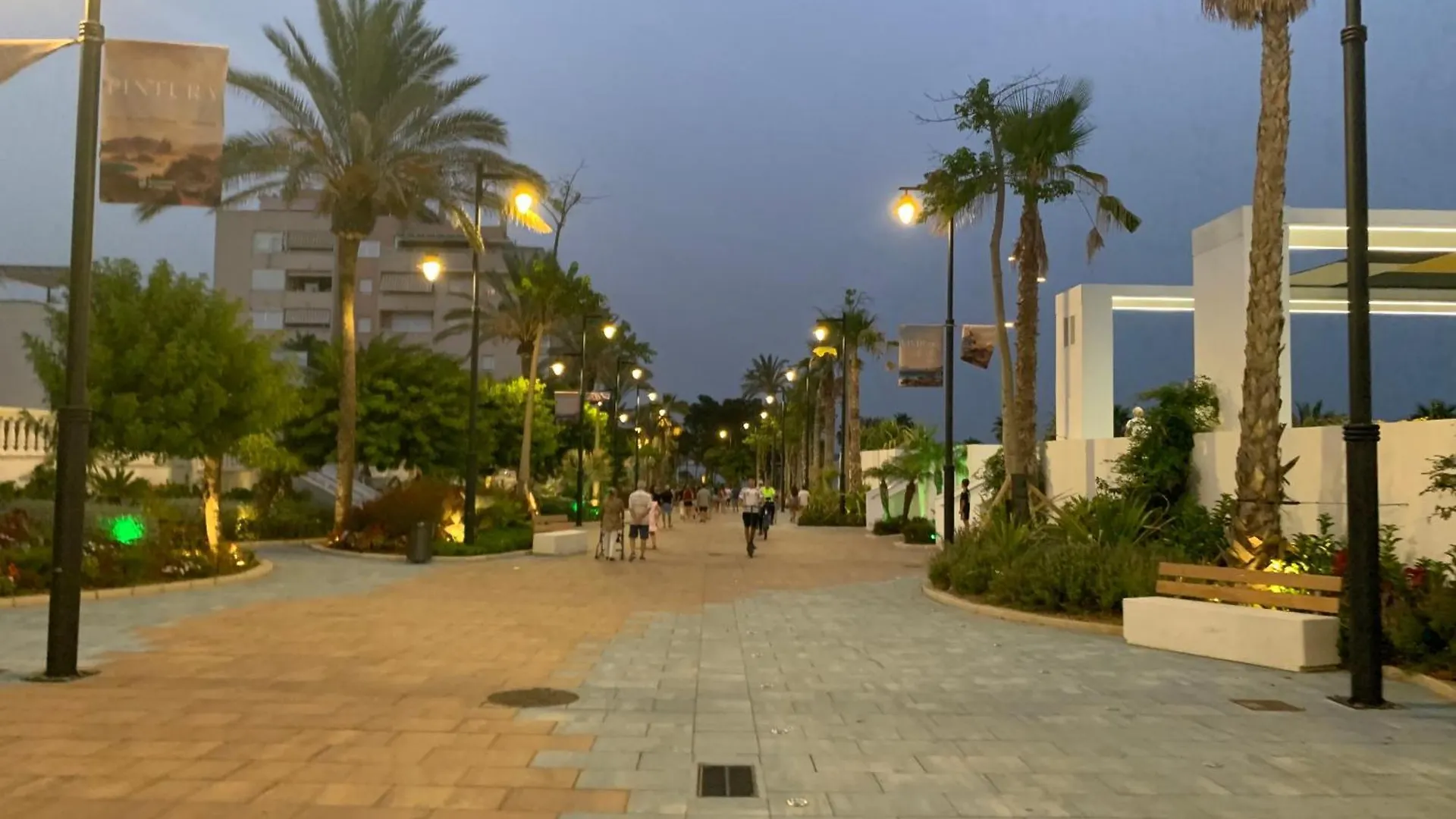 Casa Casu: Beachfront Apartment with Sea Views and Dual Pools Estepona 0*,